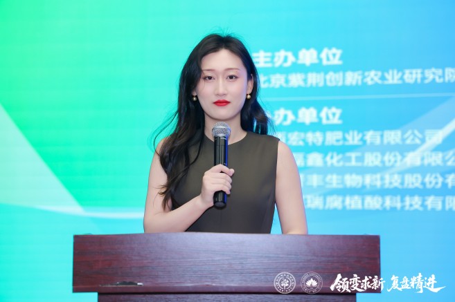 栗明明.jpg